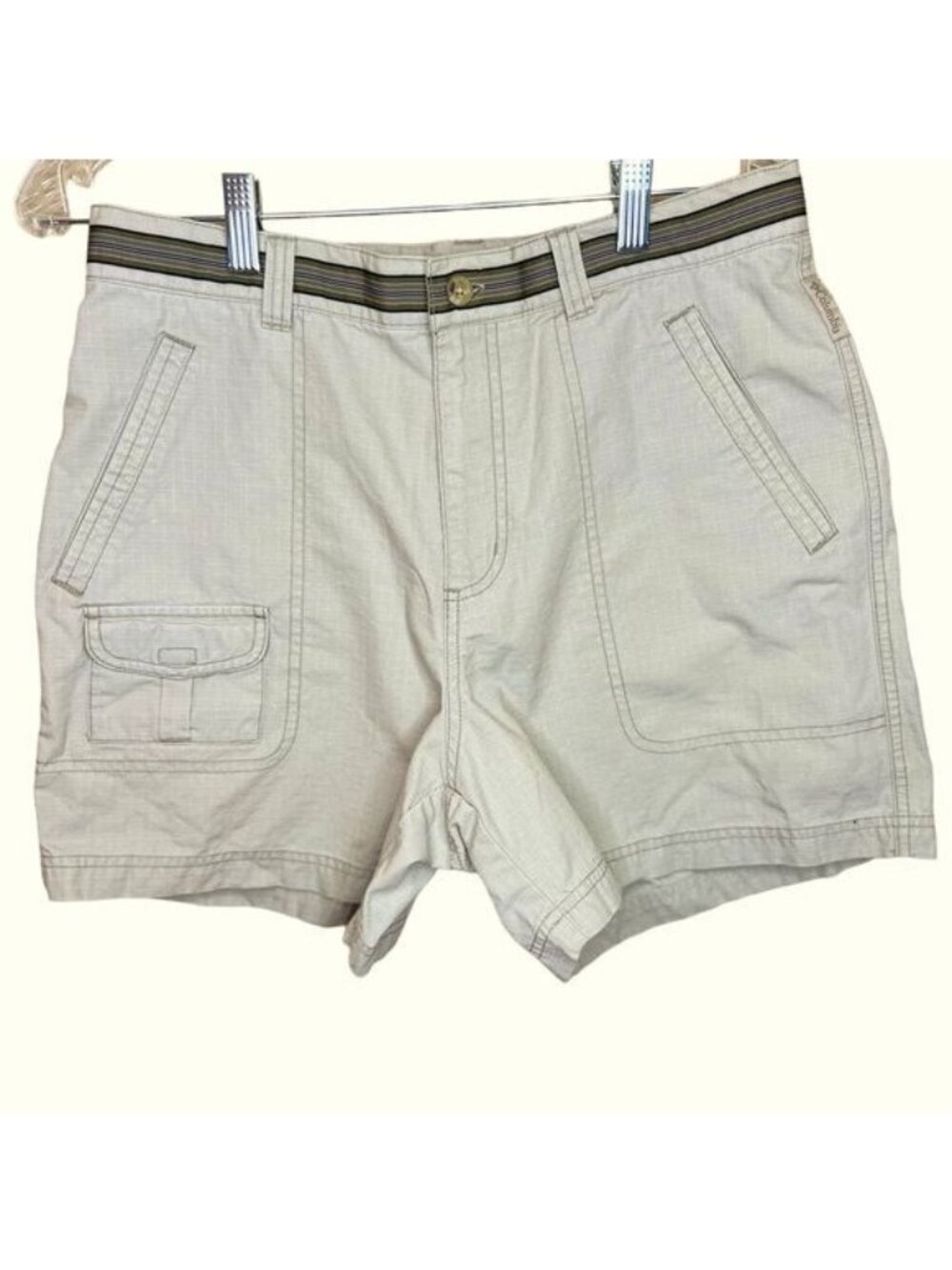 Columbia Women’s Hiking Shorts Size 12 Stone Color with Ribbon Design on Waist